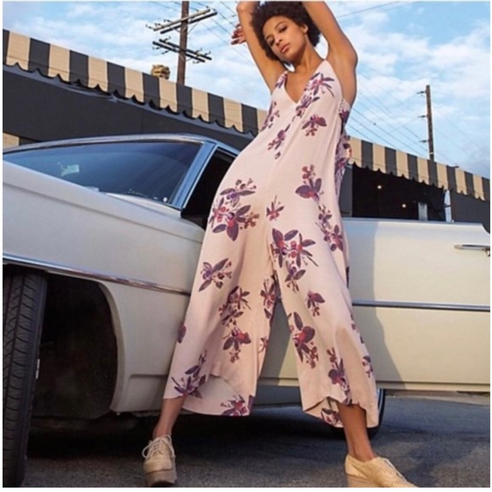 Free people dream big pink floral oversized jumpsuit sz small